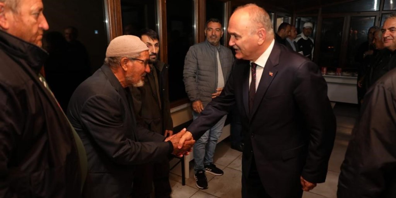 Başkan Özlü sıkılmadık el bırakmadı