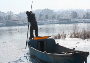 Göl civarında dolgu çalışmaları başladı