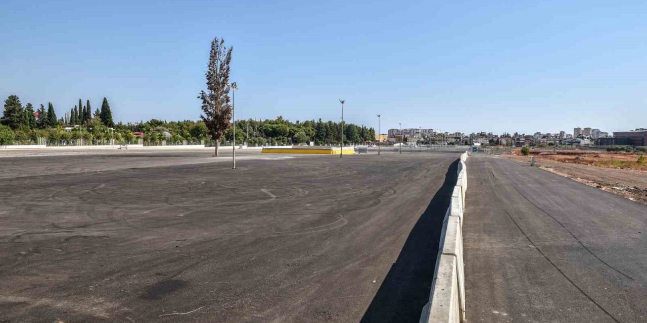 Antalya’ya 150 bin kişilik dev meydan