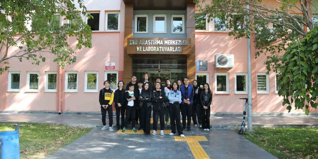 Lise Öğrencileri ERÜ’yü Ziyaret Etti