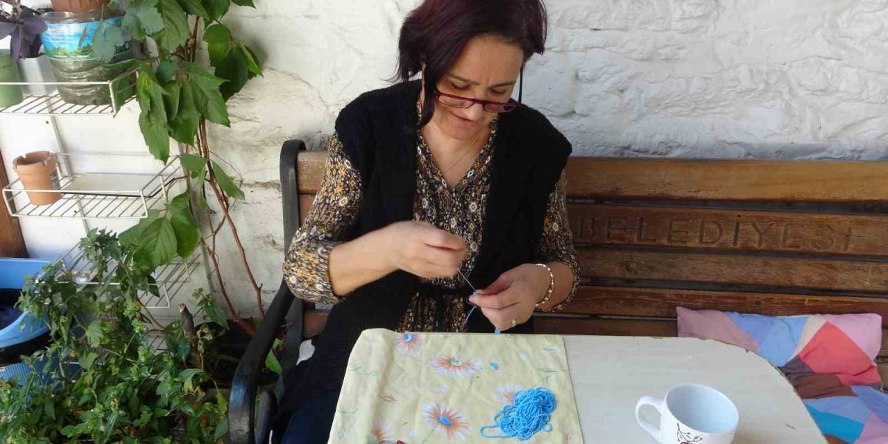 Muğla’da ev hanımları hem iş öğreniyor, hem de ev ekonomilerine katkı sağlıyor