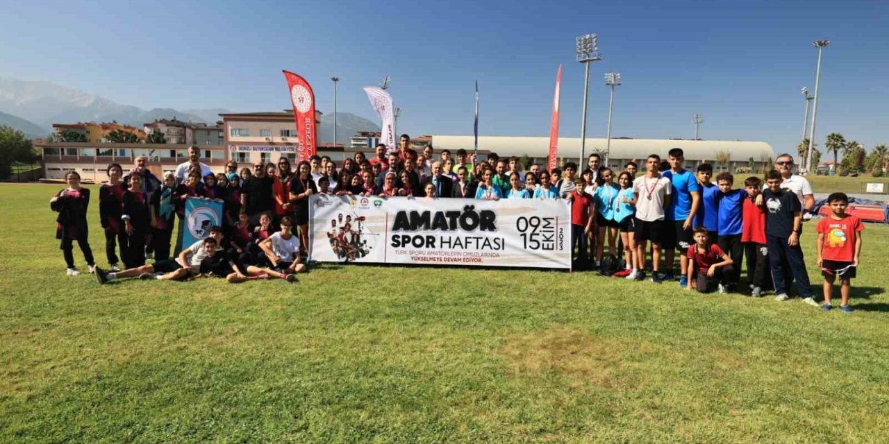 Denizli’de Gençlik Koşusu yapıldı