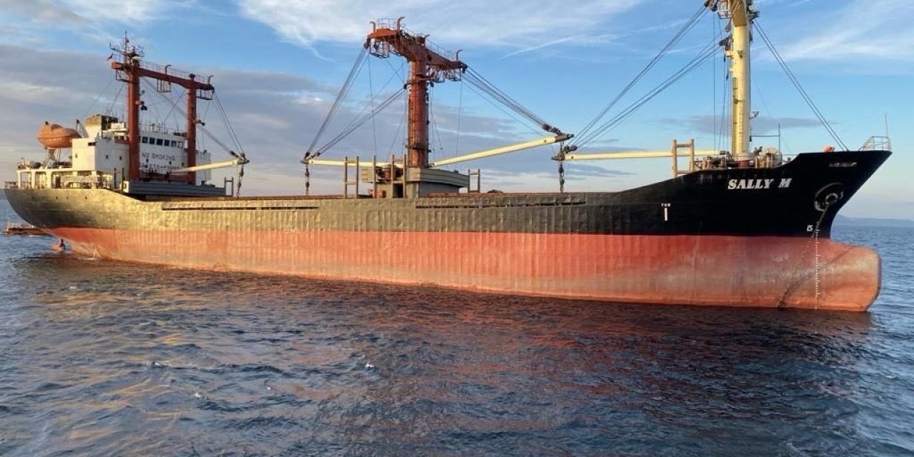 Çanakkale Boğazı’nda kuru yük gemisi dümen arızası yaptı