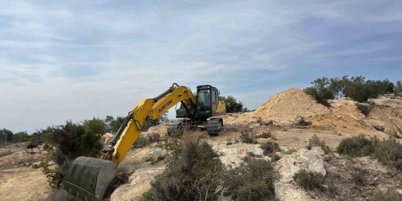 Kaçak kazı yapan 2 kişi suçüstü yakalandı
