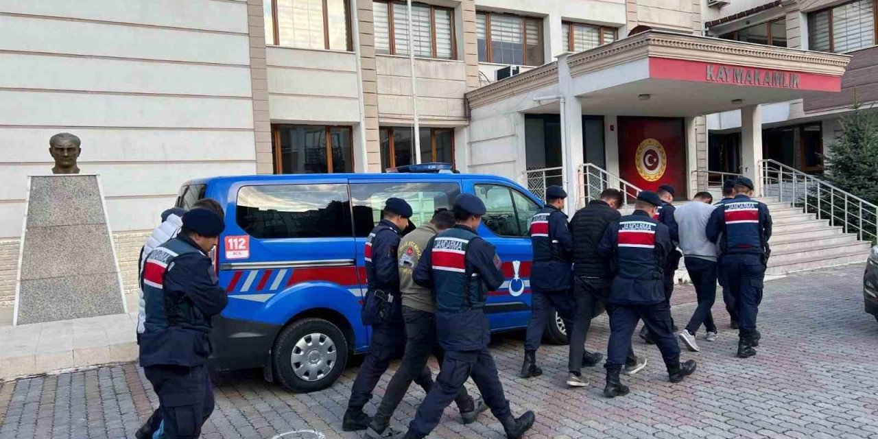 Kastamonu’da uyuşturucu ile yakalanan iki şahıs tutuklandı