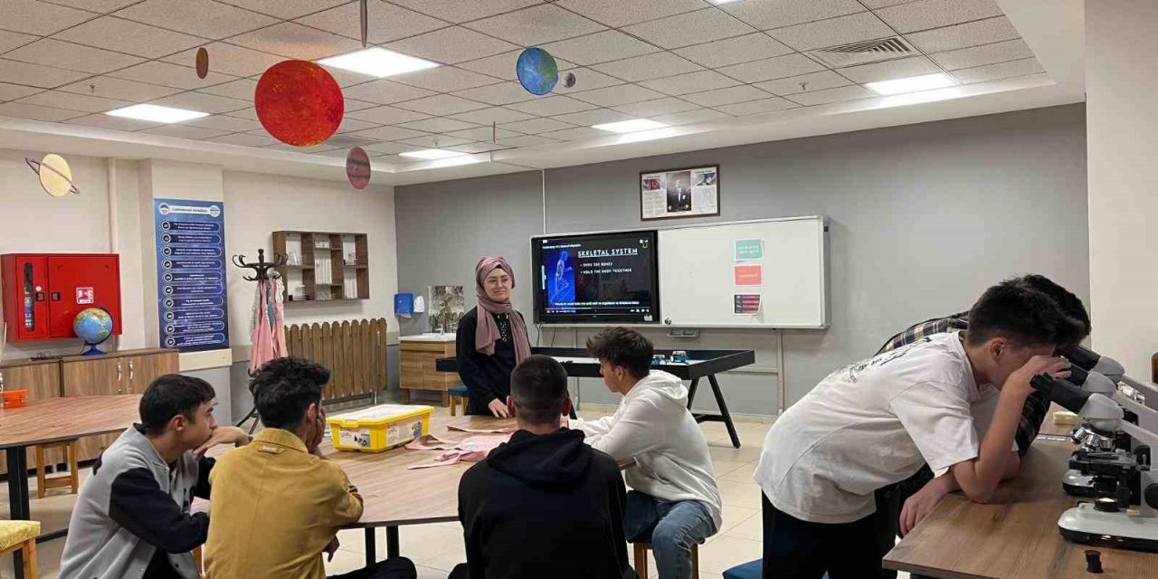 Büyükşehir’in ödüllü projesi ‘Değer Gençlik’te ders zili çaldı