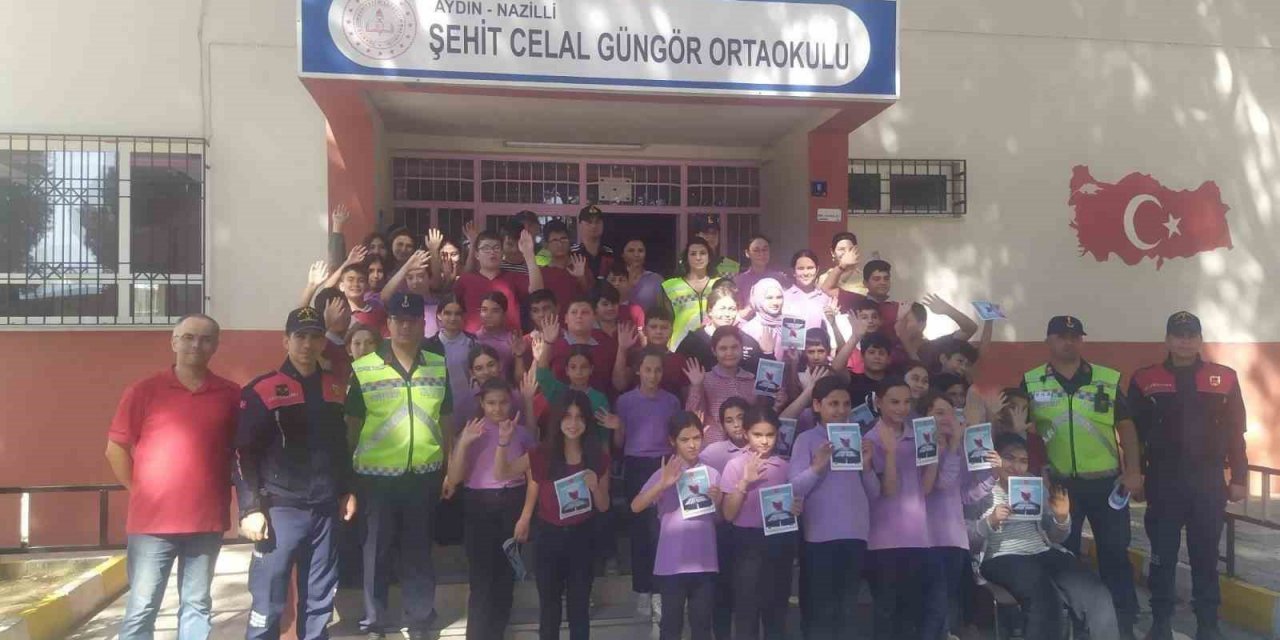 Jandarma ekipleri emniyet kemerinin önemini anlattı