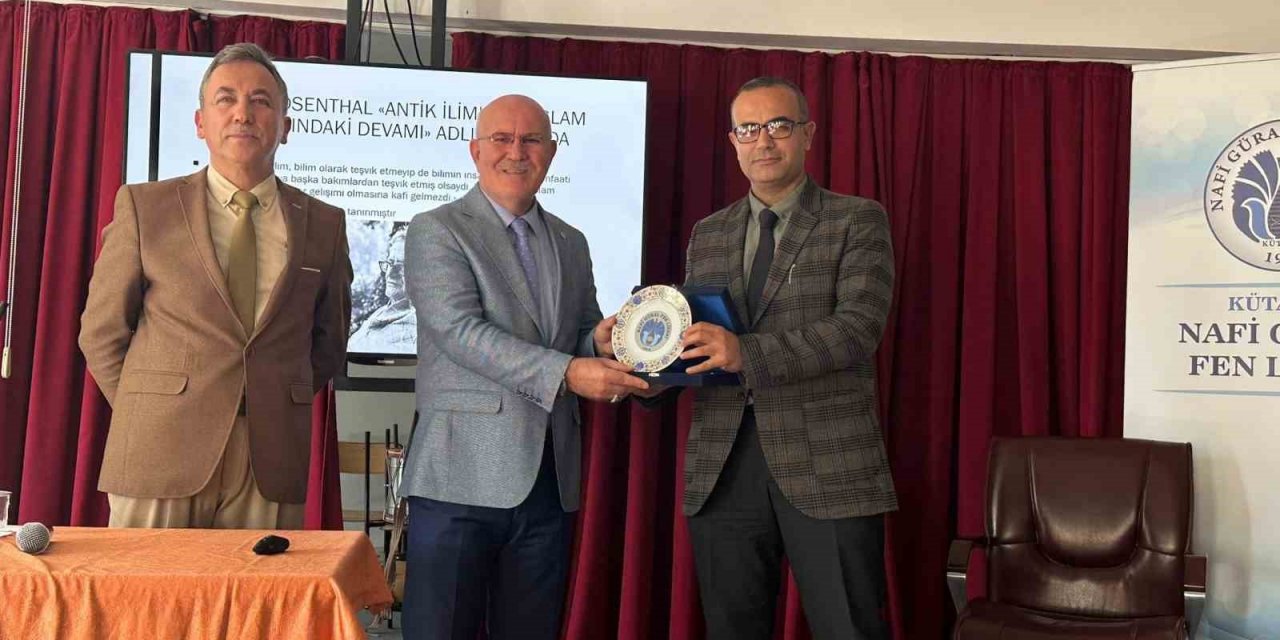 Uşak Üniversitesi Rektörü Savaş, Kütahya Nafi Güral Fen Lisesi öğrencileriyle buluştu