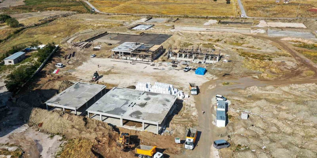 Bölgenin ilk sosyal hizmet kampüsünün inşaatı hızla yükseliyor