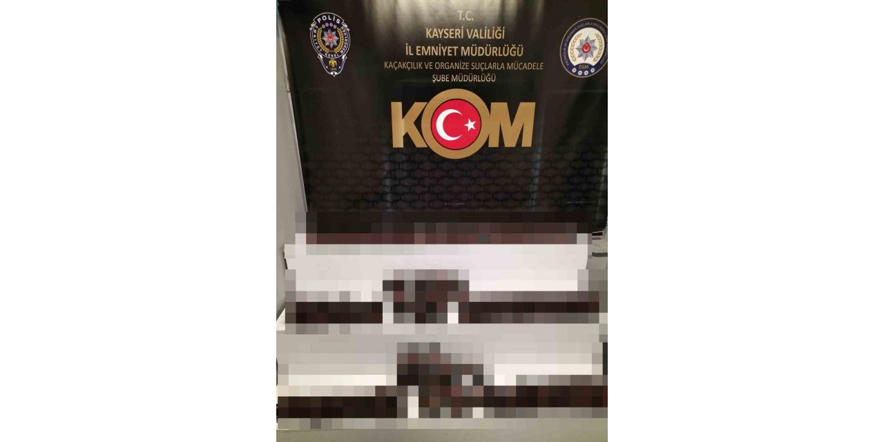 Kayseri’de kaçakçılık operasyonu: Yüzlerce cinsel içerikli ürün ele geçirildi