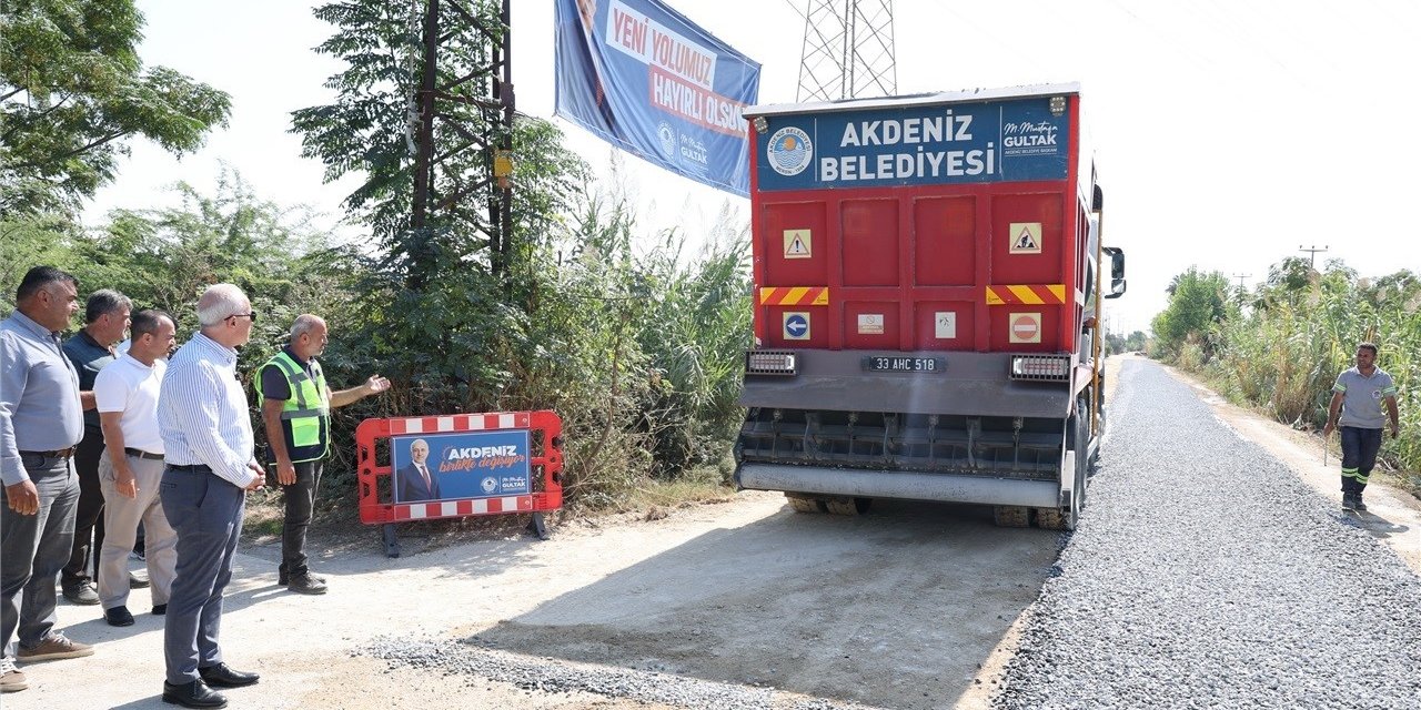 Akdeniz’de bahçe ve sera yolları soğuk asfalt ile kaplanıyor