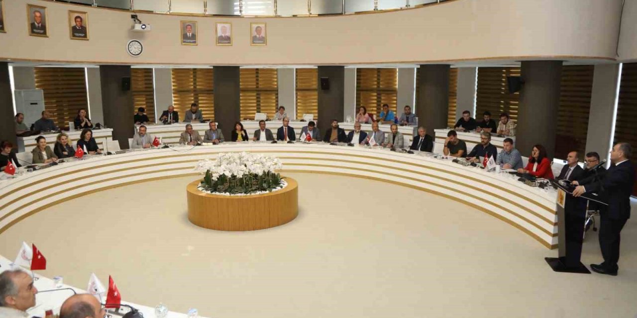 ERÜ’de "2023-2024 Eğitim-Öğretim Yılı Hazırlık Çalıştayı" düzenlendi