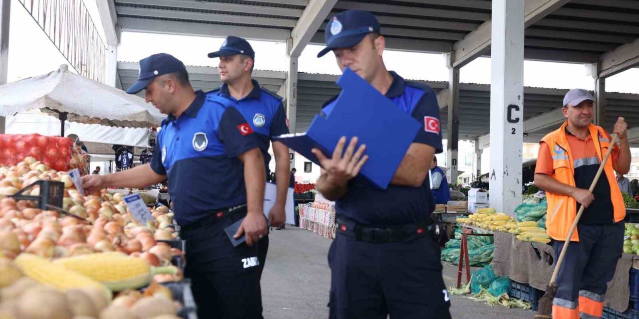 Gölbaşı Belediyesi zabıta ekiplerinden pazar denetimi