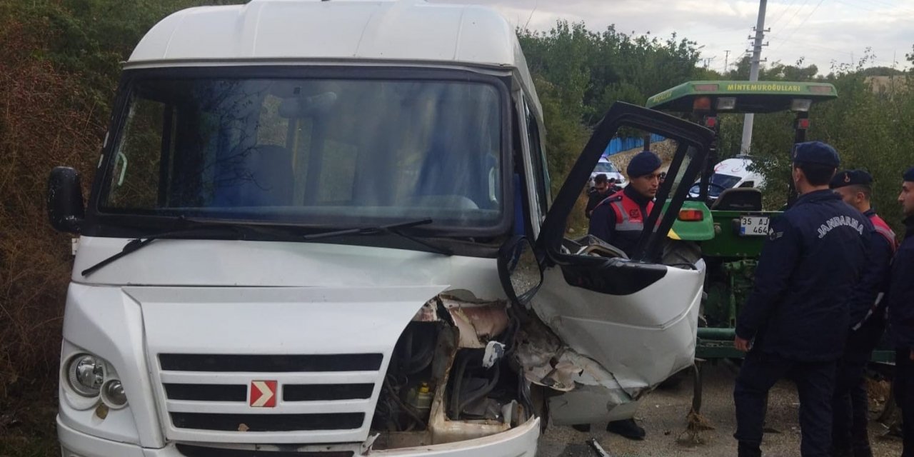 Çorum’da öğrenci servisi kaza yaptı