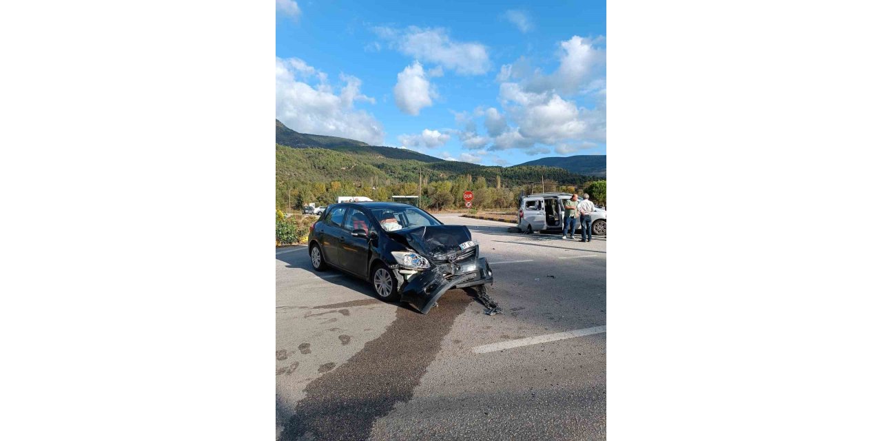 Karabük’te iki ayrı trafik kazası: 6 yaralı