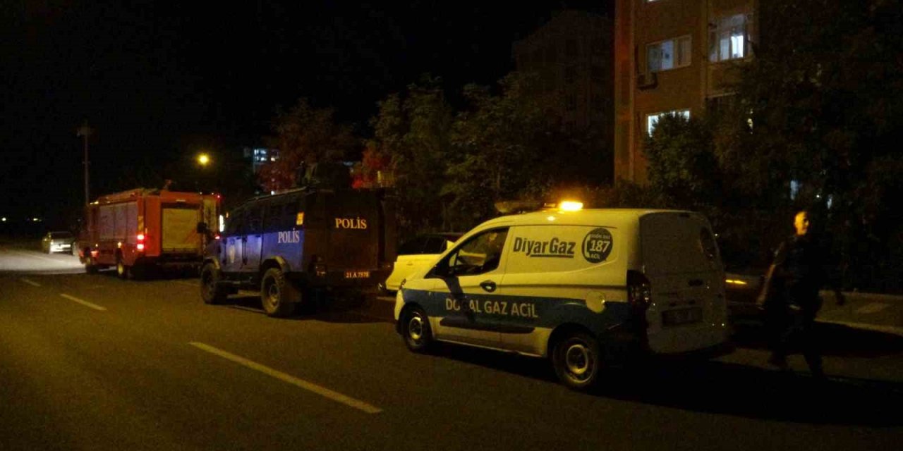 Diyarbakır’da doğal gaz kaçağı sanılan koku bina sakinlerini sokağa döktü