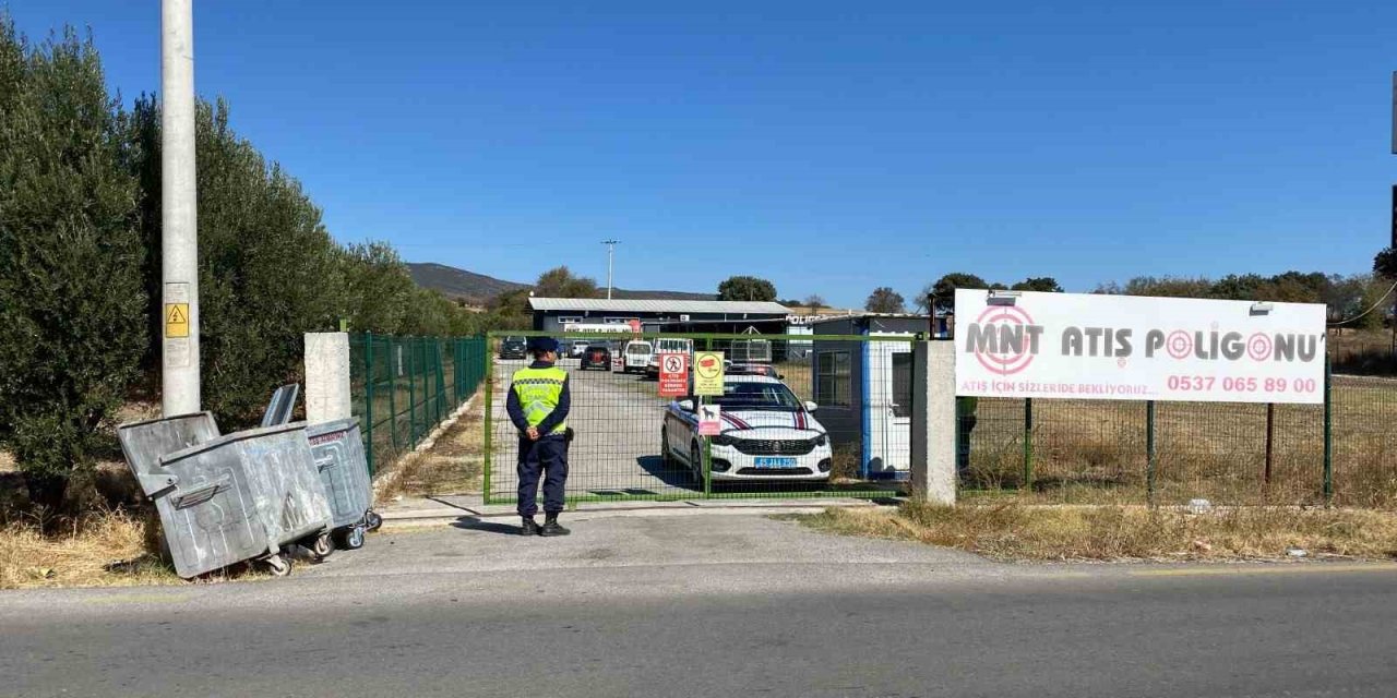 Atış poligonunda kendini başından vurdu