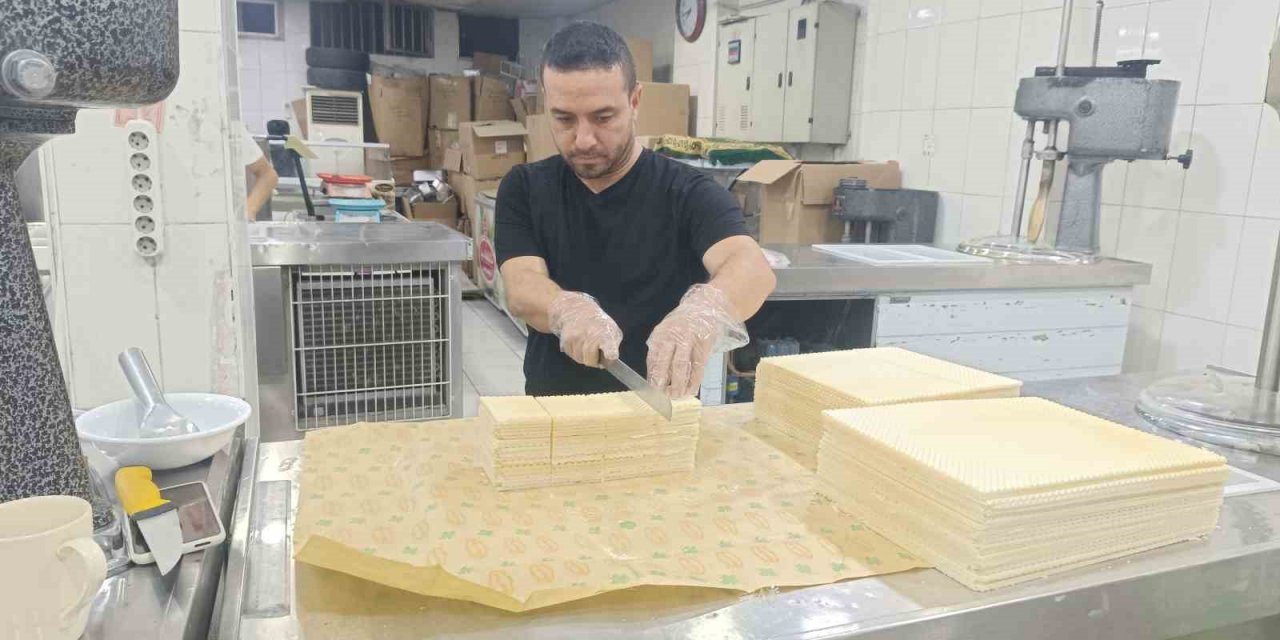 Siirt fıstığından yapılan dondurma ilgi görüyor