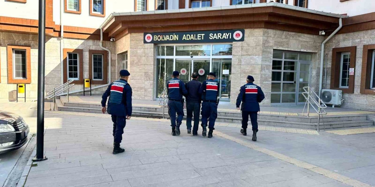 2 kilograma yakın esrar ile yakalanan şahıs tutuklandı