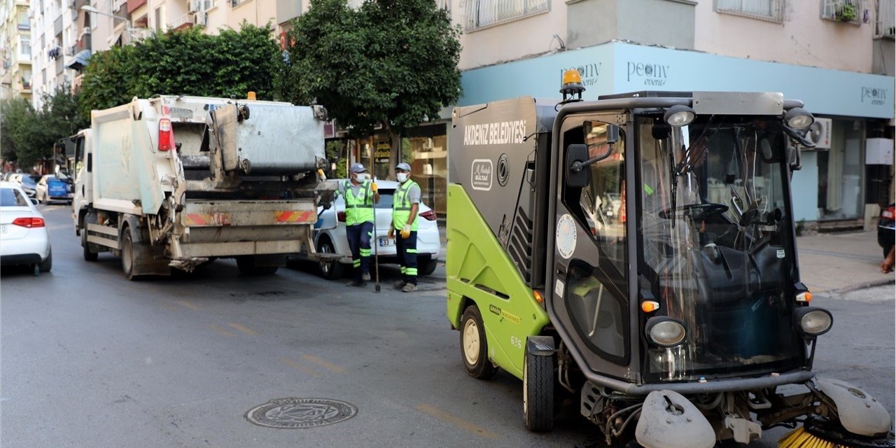 Akdeniz'de sokaklar bal dök yala