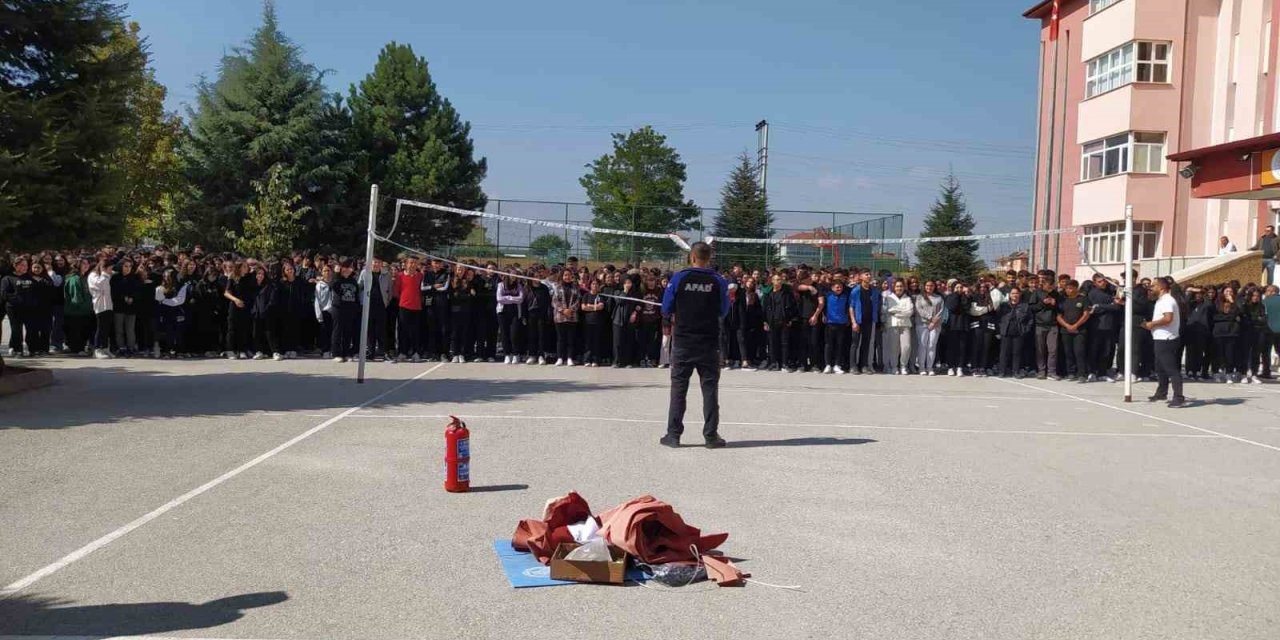 AFAD’dan lise öğrencilerine afet eğitimi