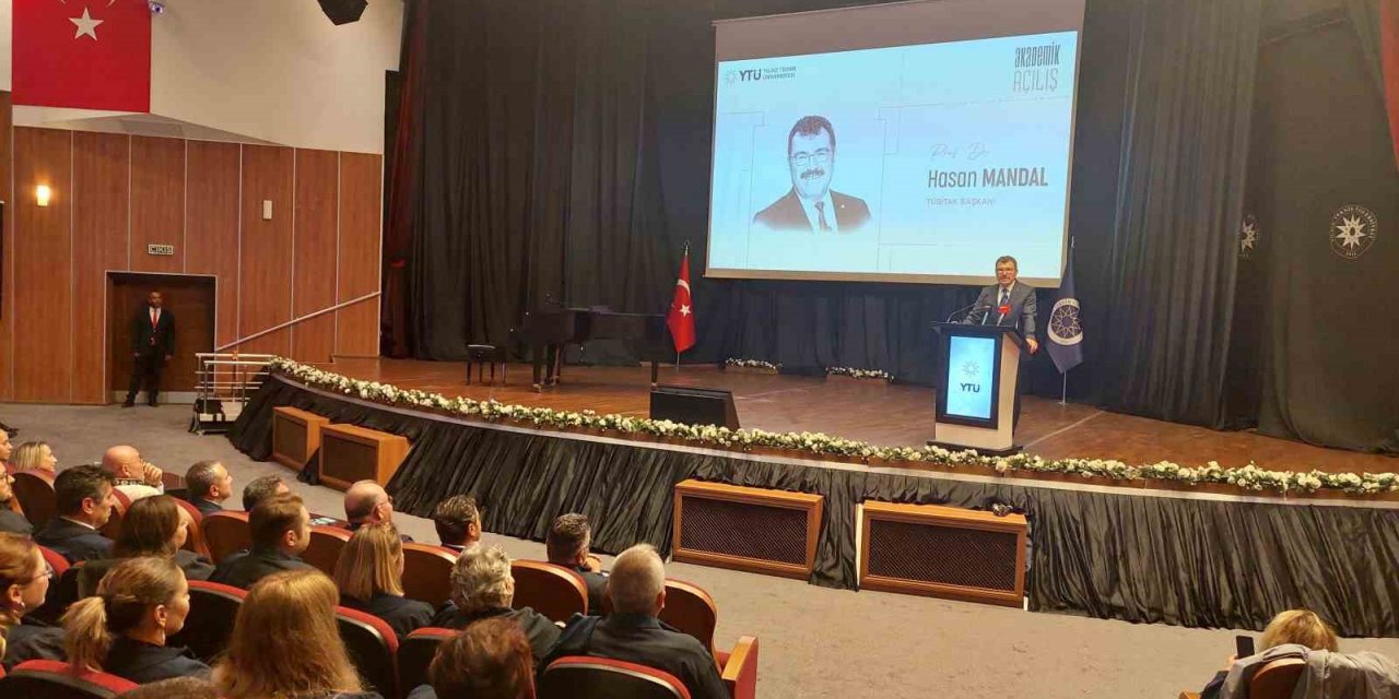 YTÜ’de akademik yıl TÜBİTAK Başkanı Hasan Mandal’ın ilk dersiyle başladı
