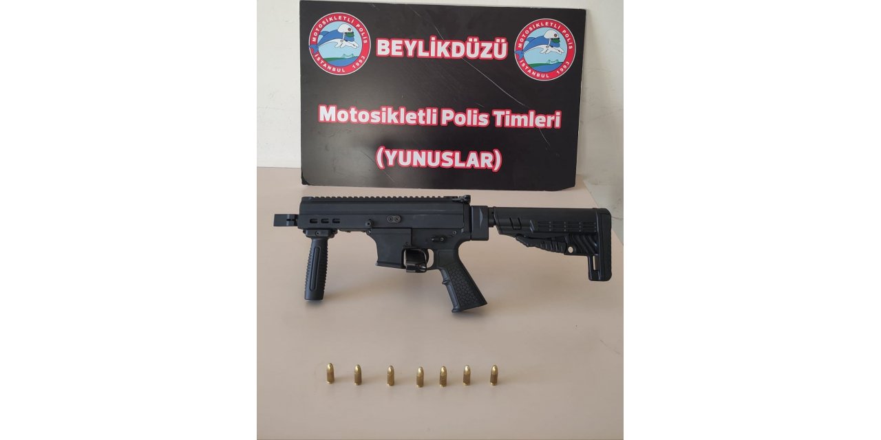 Asayiş uygulaması sırasında durdurulan bir araçta otomatik tüfek ele geçirildi