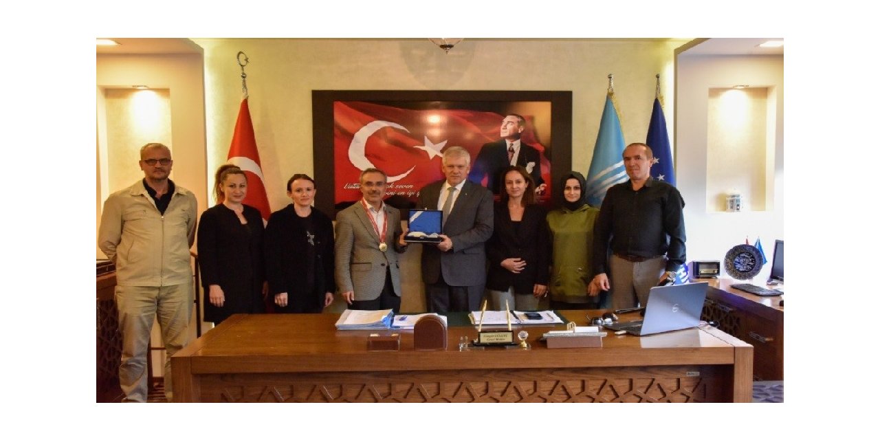 BUSKİ hem sahada hem masada iddialı