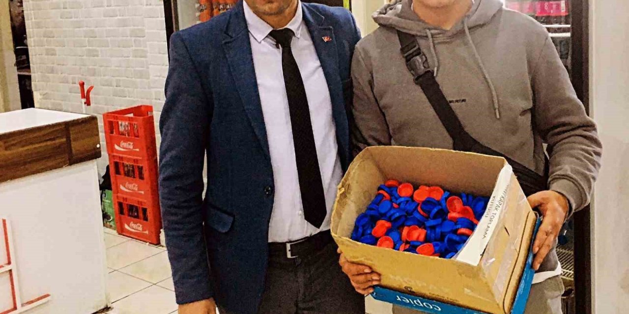 Şehit ağabeyinden mavi kapaklarla engellilere destek