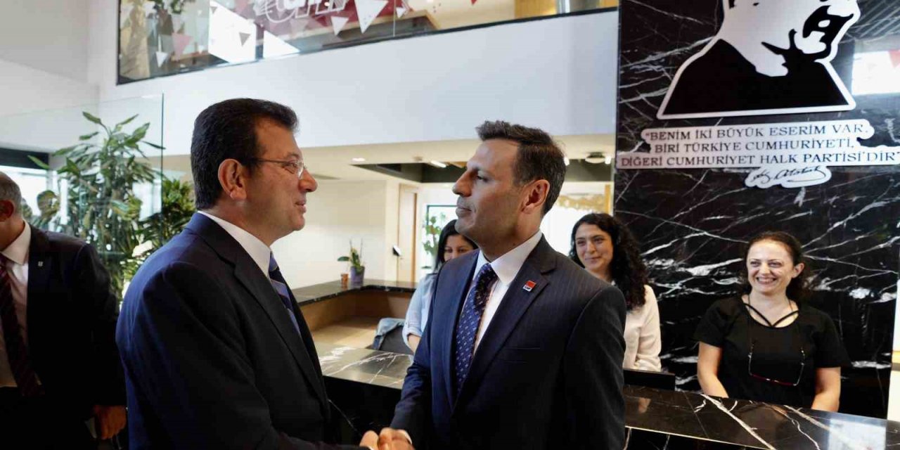 Ekrem İmamoğlu’ndan CHP İl Başkanı Özgür Çelik’e tebrik ziyareti