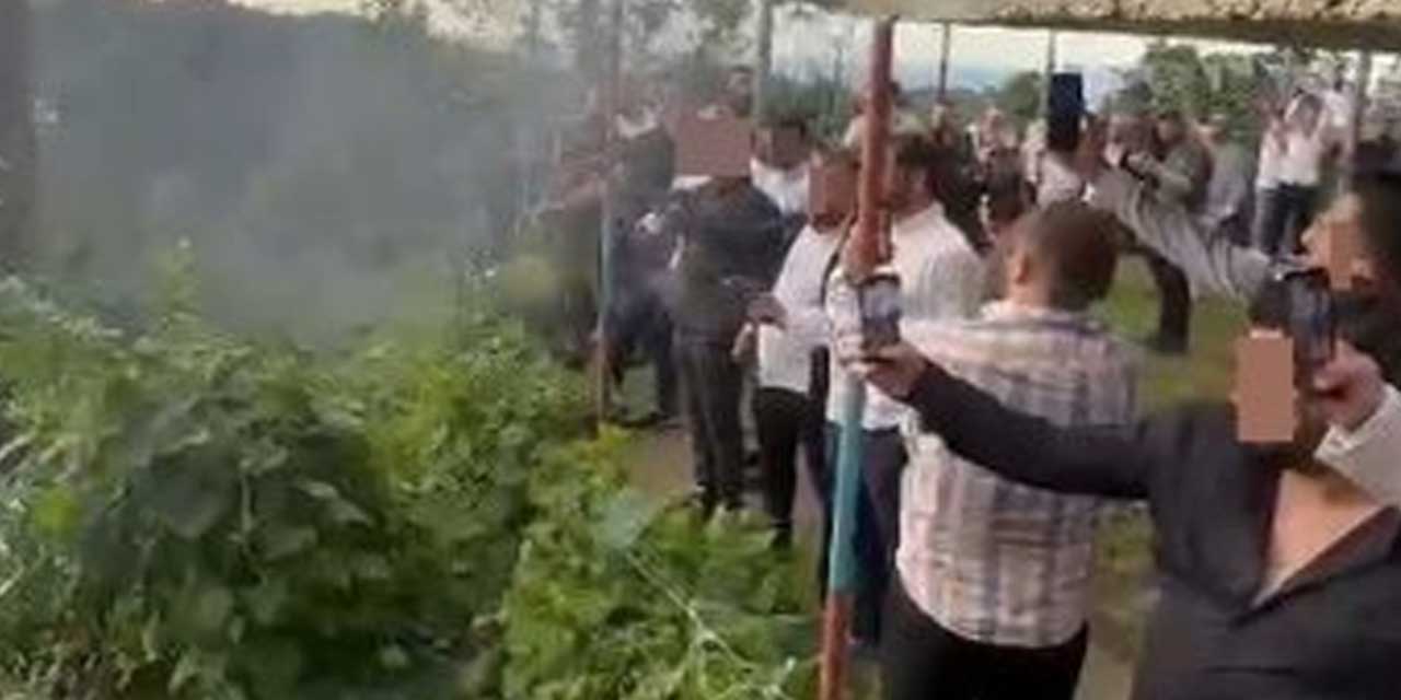 Savaş alanı değil düğün evi! Eli silahlı 7 kişi yan yana böyle dizildi