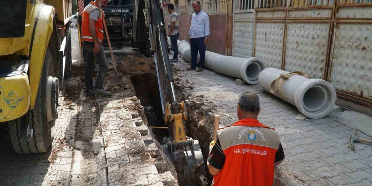 Haliliye’de üstyapı çalışmaları ile yollar iyileştiriliyor