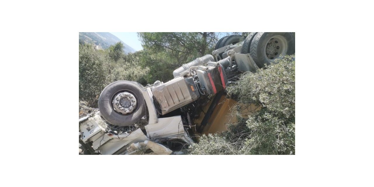 Genç sürücü yaşam mücadelesini kaybetti