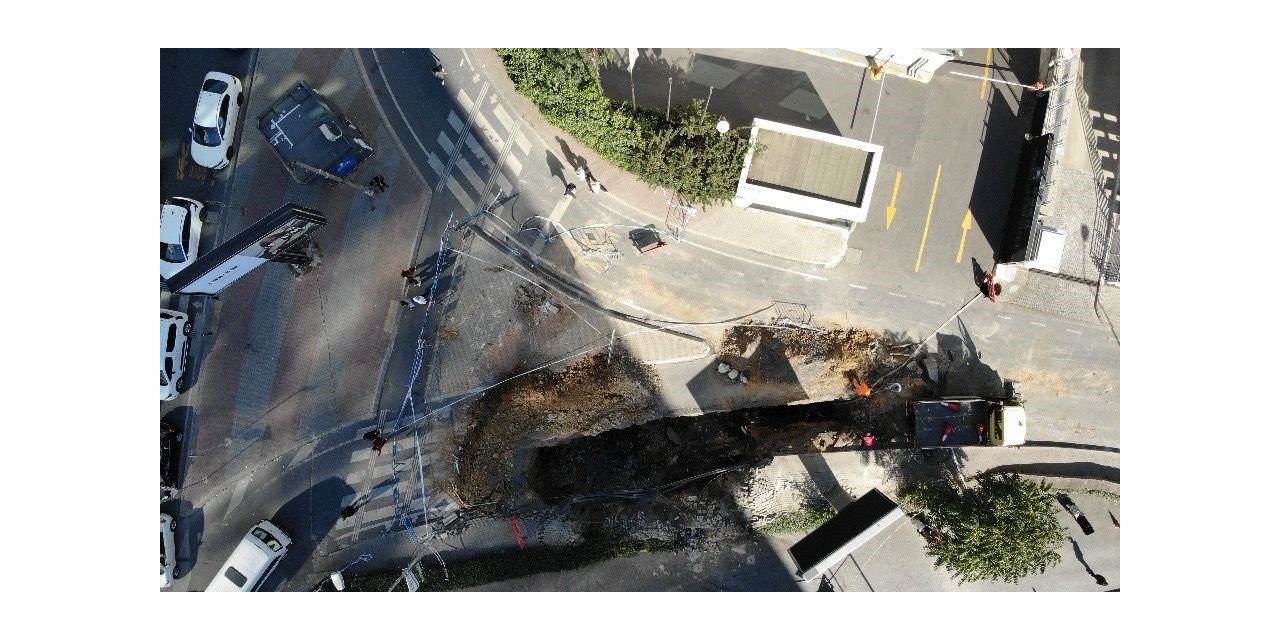 Şişli’de çöken kaldırımdaki onarım çalışmaları havadan görüntülendi