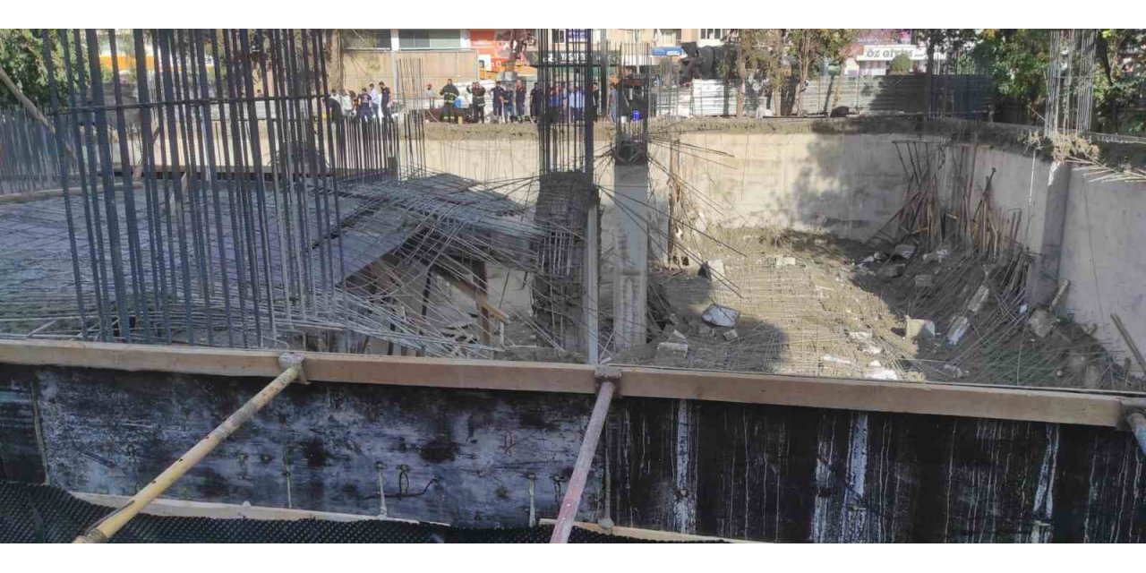 Mardin’de kütüphane inşaatında çökme: 4 yaralı