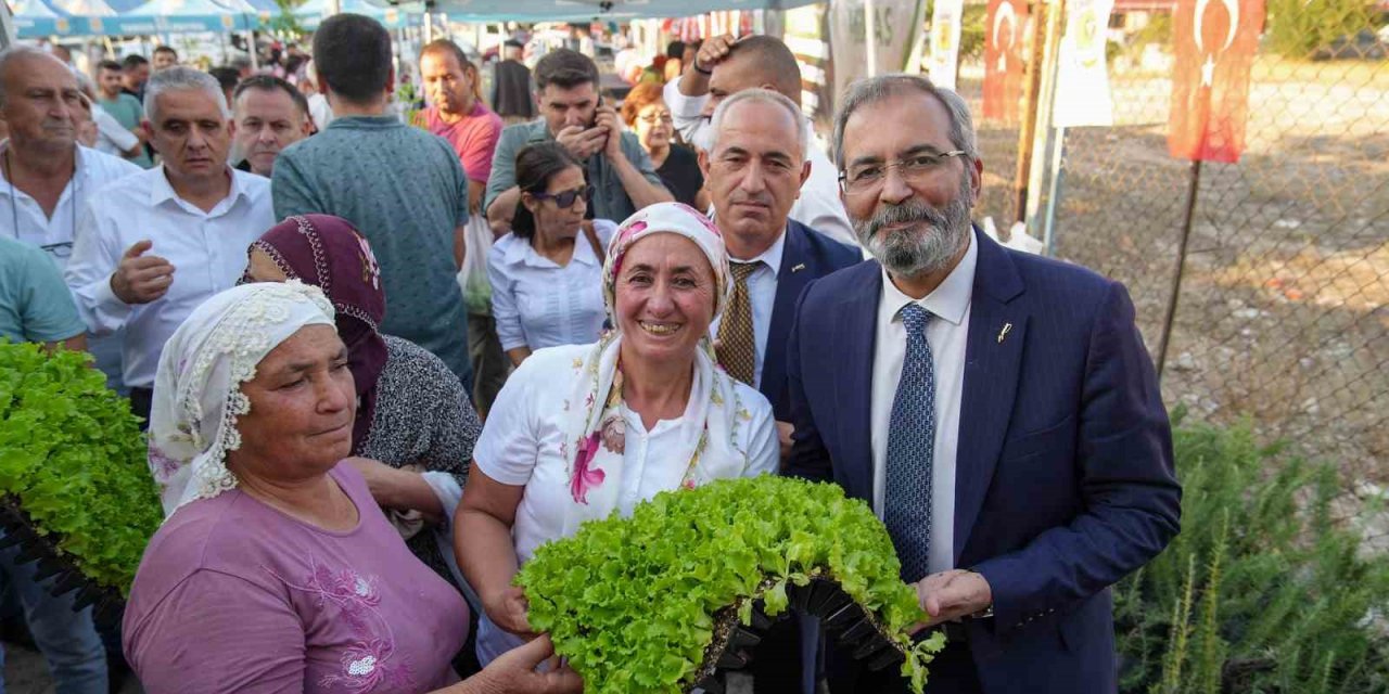 Tarsus’ta 1 milyon fide, 30 ton buğday ve 250 bin fidan ücretsiz dağıtıldı