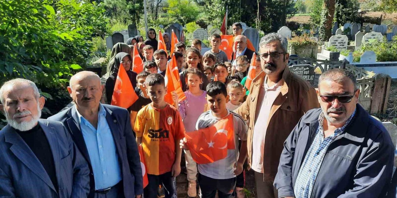 Şehit komando er kabri başında anıldı