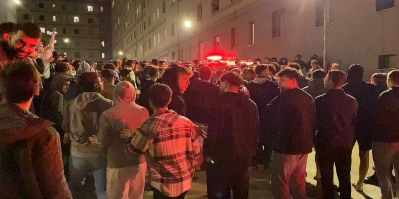 Bursa Süleyman Çelebi Erkek Öğrenci Yurdu'nda Yemek Protestosu