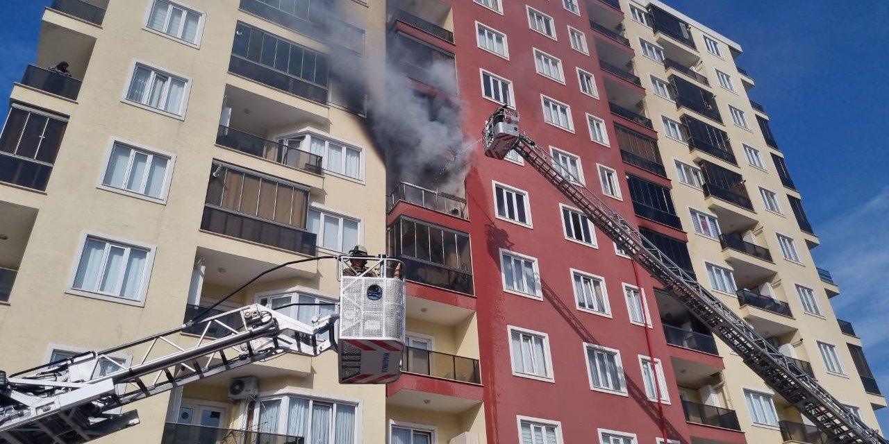 Bursa’da apartman yangınında can pazarı