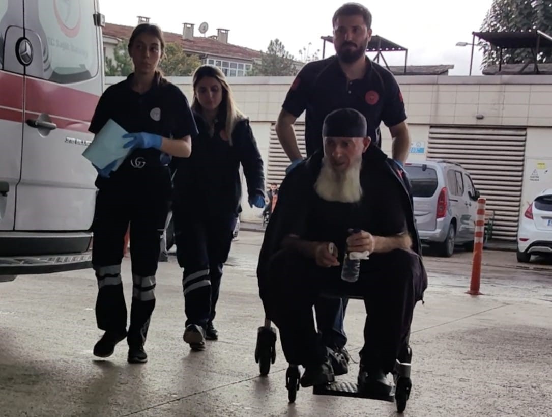 Tartıştığı kiracısının parmağını ısırdı