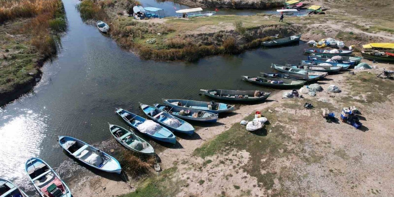 Beyşehir Gölü’nde boy sınırına uymayan balıkçılara ceza