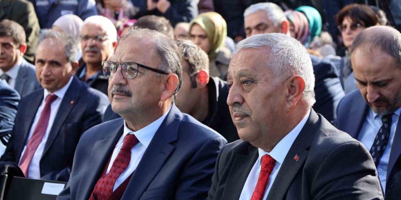 Bakan Özhaseki'den CHP’li belediyelere kentsel dönüşüm eleştirisi