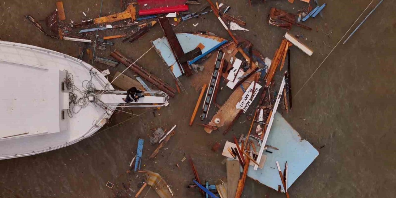 Kaleiçi Yat Limanı, fırtına sonrası böyle görüntülendi