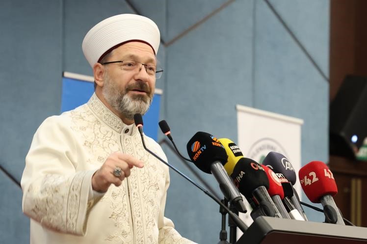 Diyanet İşleri Başkanı Erbaş, Konya'da 'Hayırseverler Buluşması'na katıldı