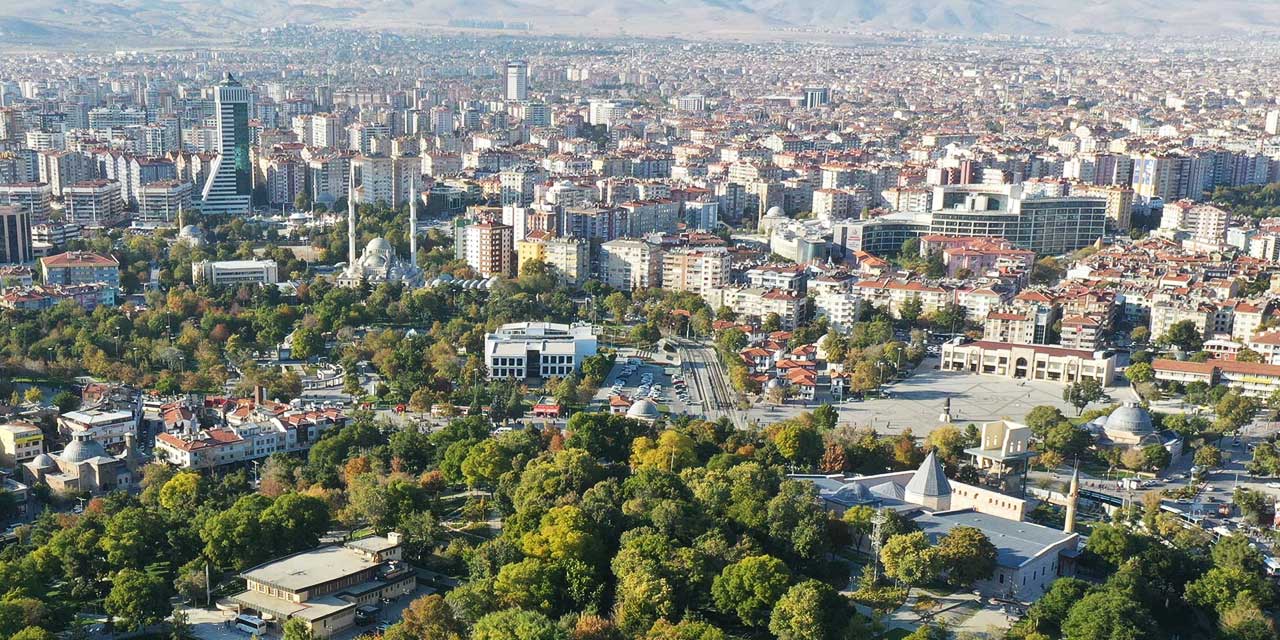 Açık artırma ile satışa sunulan Konya'daki iş yeri ve konutlara büyük ilgi