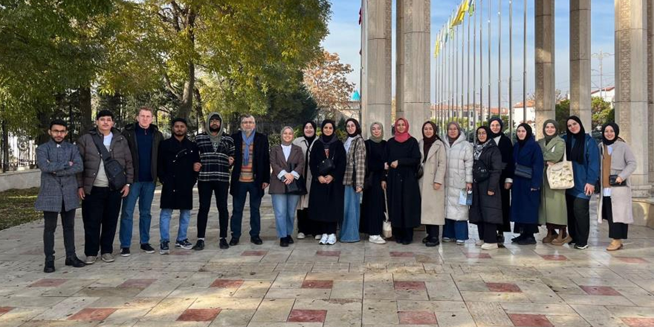 Türkiye Diyanet Vakfı 52 ülkeden öğrencileri Konya’da geziye çıkardı