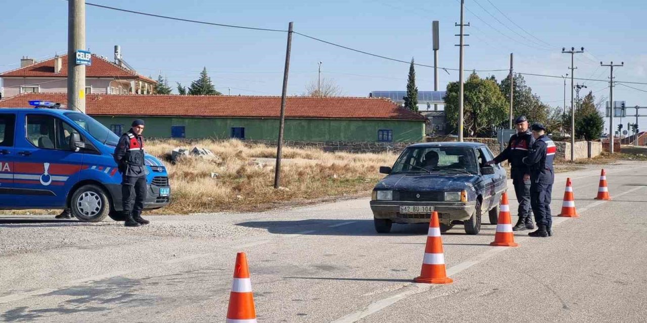 Kulu'da okul servisleri ve araçlara asayiş uygulaması