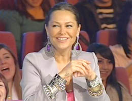 Hülya Avşar'dan Defne Joy Foster yorumu