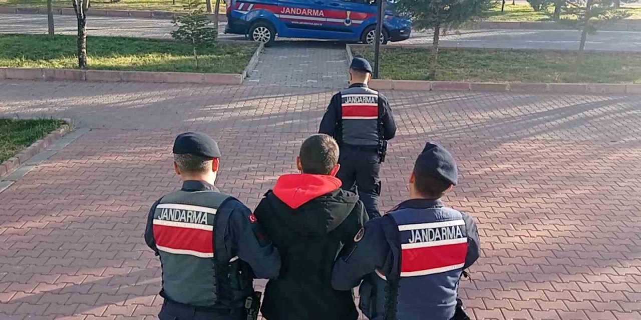 Aksaray'da 16 yıl hapis cezası olan şüpheliyi JASAT yakaladı