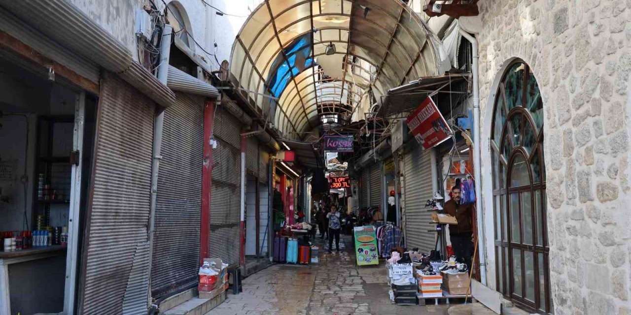 Hatay'ın Tarihi Uzun Çarşı'sı Eski Günlerine Dönmeyi Bekliyor